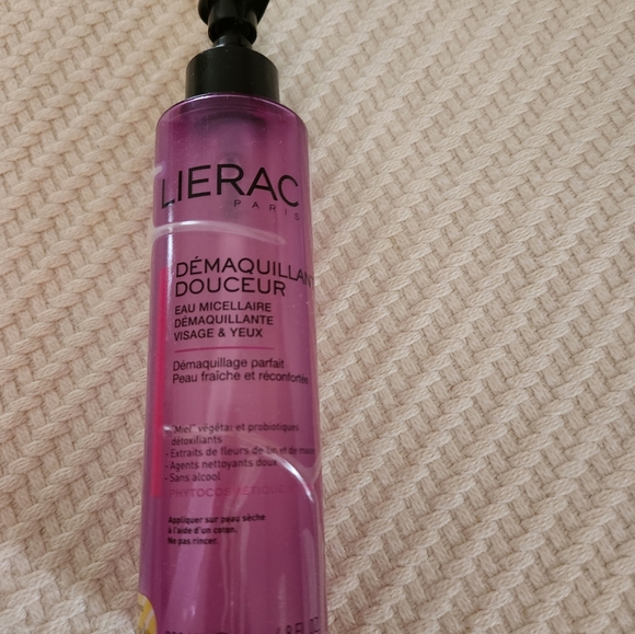 Lierac Micellar Cleansing Water - Picture 2 of 3